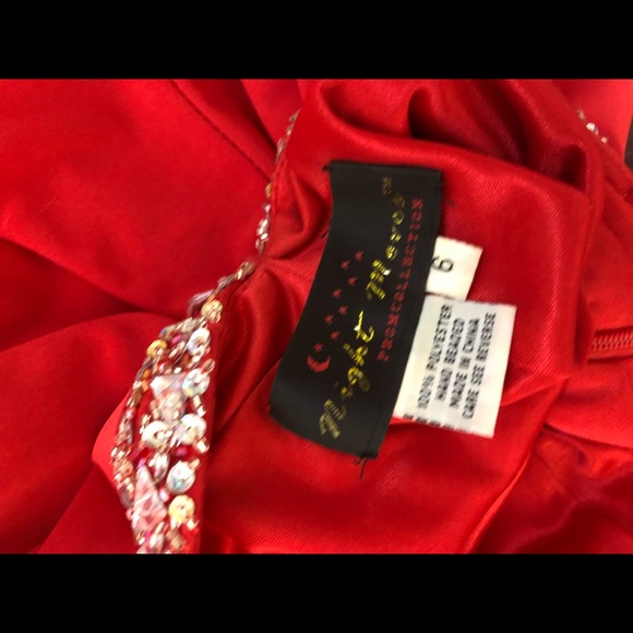Red jersey Nigh Moves prom dress - Picture 5 of 6
